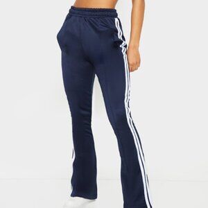 PrettyLittleThing Navy Side Stripe Flare Leg Sweatpants 0